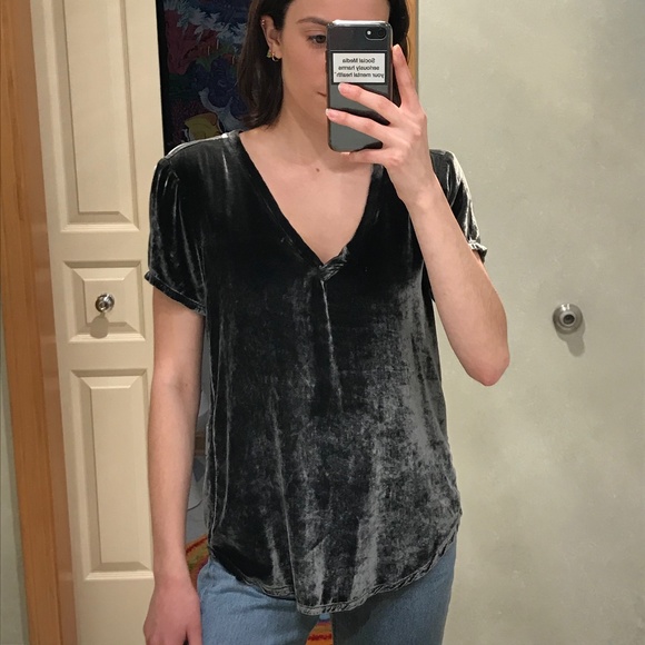 Bella Dahl plush grey velvet v neck tee - Picture 3 of 7